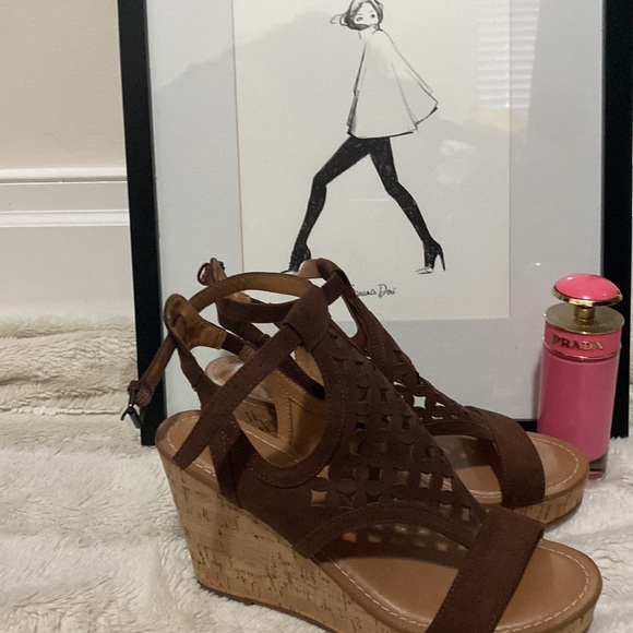 Franco Sarto Wedge - Picture 3 of 5